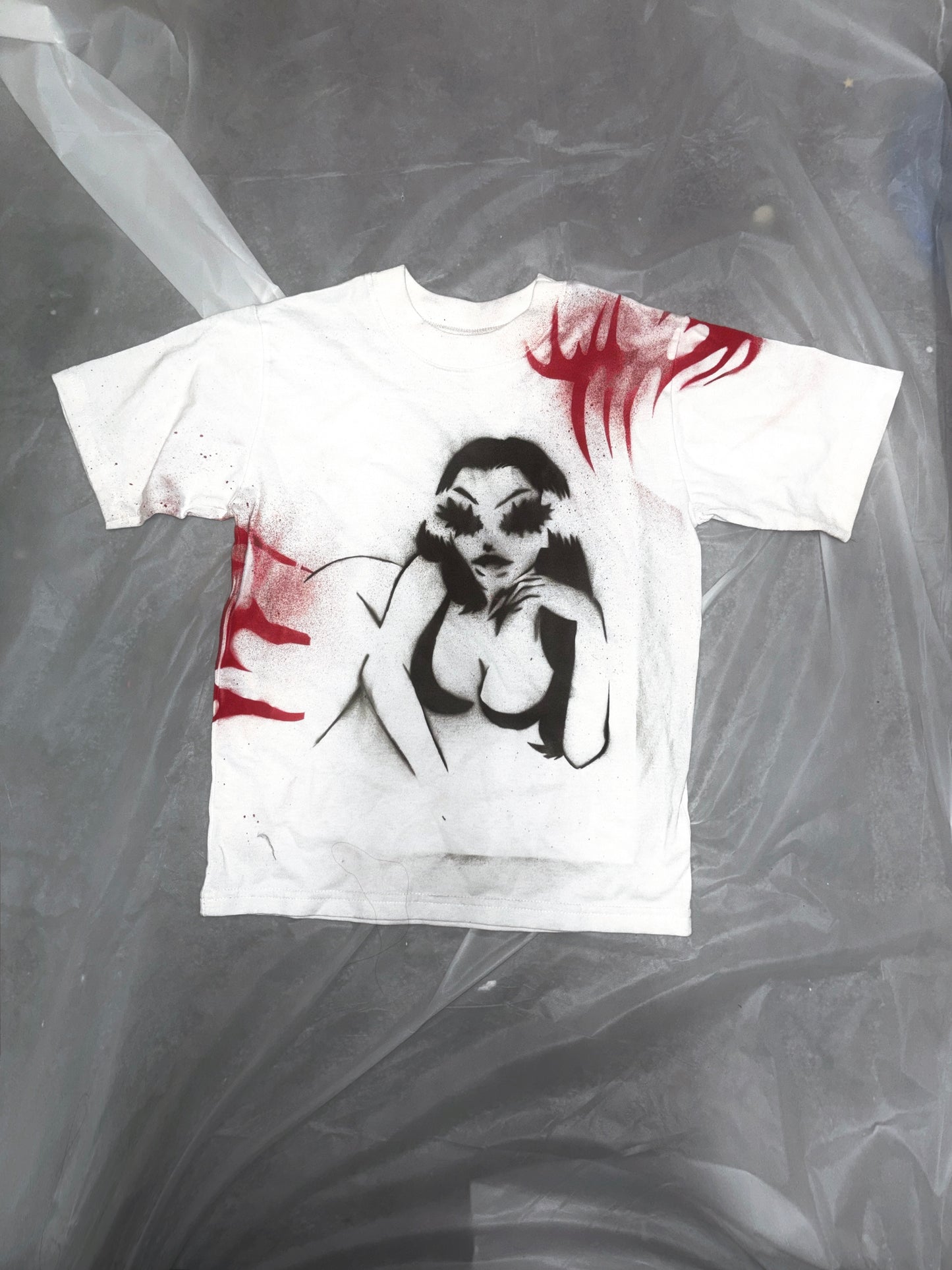 painted cunty tee size S